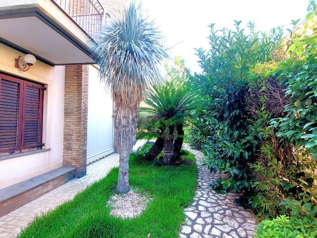 Casa in vendita a Giarre, Sicilia