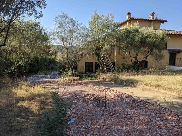 Casa in vendita a Carmignano, Comeana