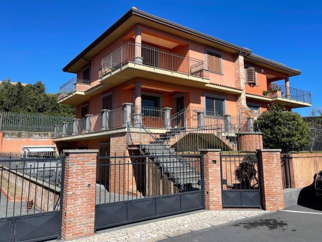 Casa in vendita a Carrubazza, San Gregorio Di Catania