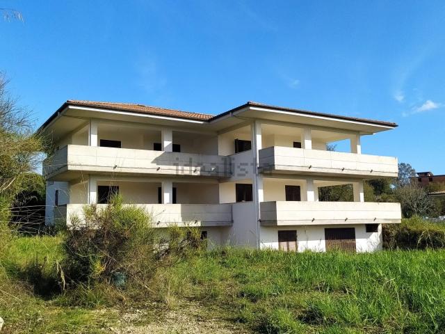 Casa in vendita a Minturno, Lazio