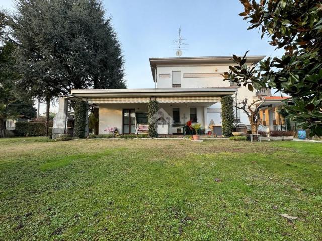 Casa in vendita a Porta San Pietro, Galliate