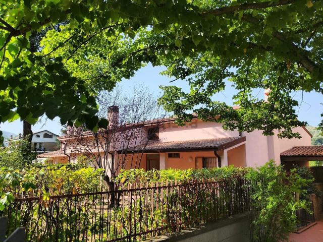 Casa in vendita a Lacugnano, Perugia