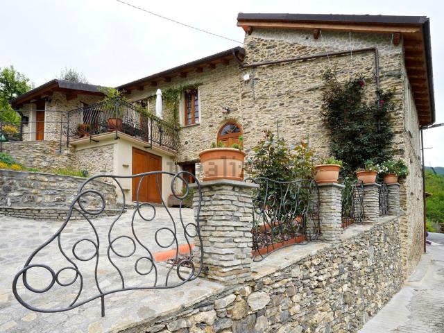 Casa in vendita a Armo, Liguria