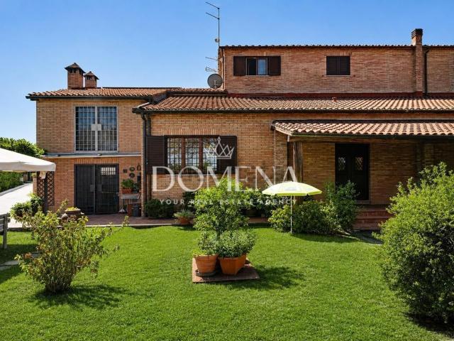 Casa in vendita a Convento Vecchio, Siena