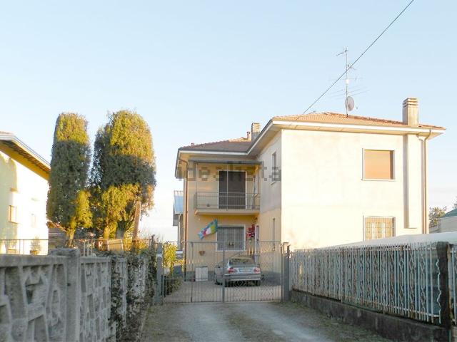 Casa in vendita a Lonate Pozzolo, Lombardia