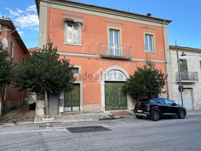 Casa in vendita a Pignataro Interamna, Lazio