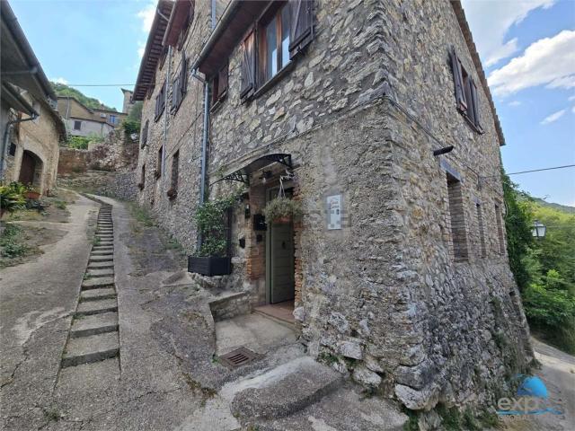 Casa in vendita a Stroncone, Umbria