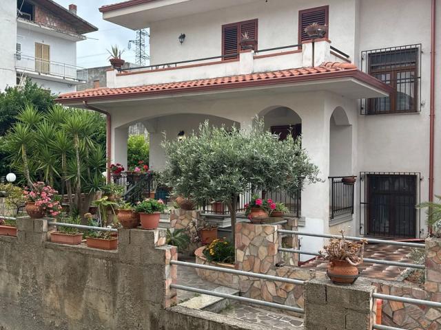 Casa in vendita a Calabria, Cosenza