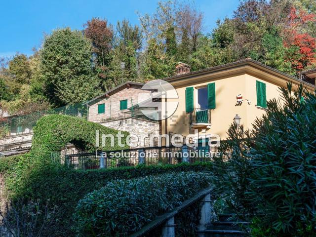 Casa in vendita a Zona Centro, Brescia