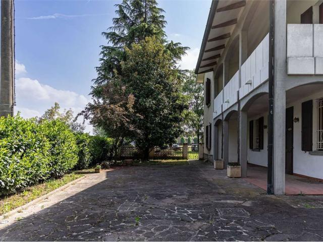 Casa in vendita a Montecchio Emilia, Reggio nell'Emilia