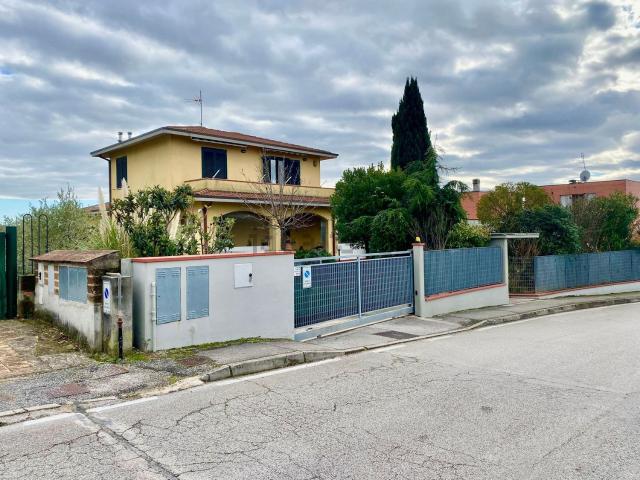 Casa in vendita a Marche, Ancona