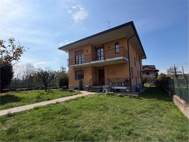 Casa in vendita a Arsago Seprio, Lombardia