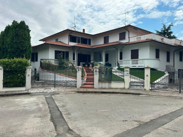 Casa in vendita a Unione dei comuni del Distretto Ceramico, Sassuolo