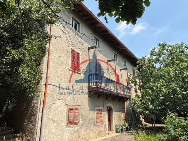 Casa in vendita a Alzano Lombardo, Lombardia
