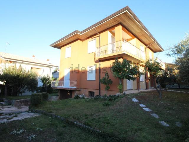 Casa in vendita a Rivoltella del Garda, Desenzano Del Garda
