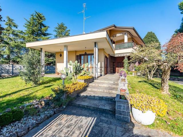 Casa in vendita a Cassina Pertusella, Caronno Pertusella