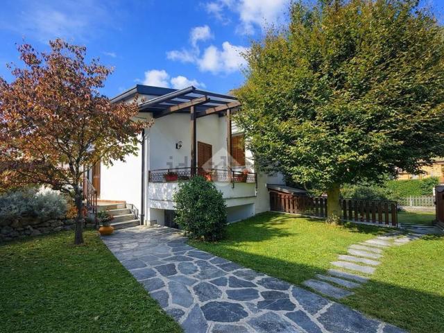 Casa in vendita a Scarenna, Asso