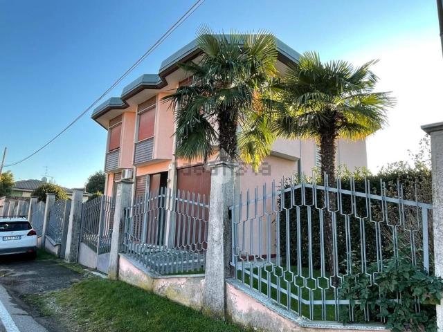Casa in vendita a Busto Garolfo, Lombardia