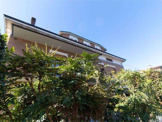 Casa in vendita a Modena, Cittanova