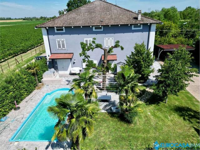 Casa in vendita a Pianura Reggiana, Re