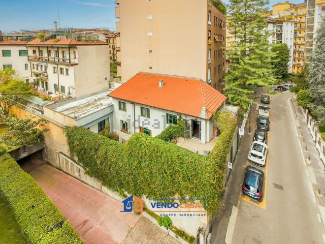 Casa in vendita a Municipio 8 di Milano, Milano
