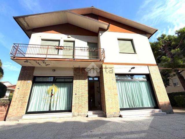 Casa in vendita a Quartiere Oltre Savio, Cesena