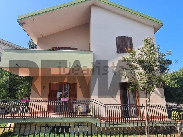 Casa in vendita a Giarre, Sicilia