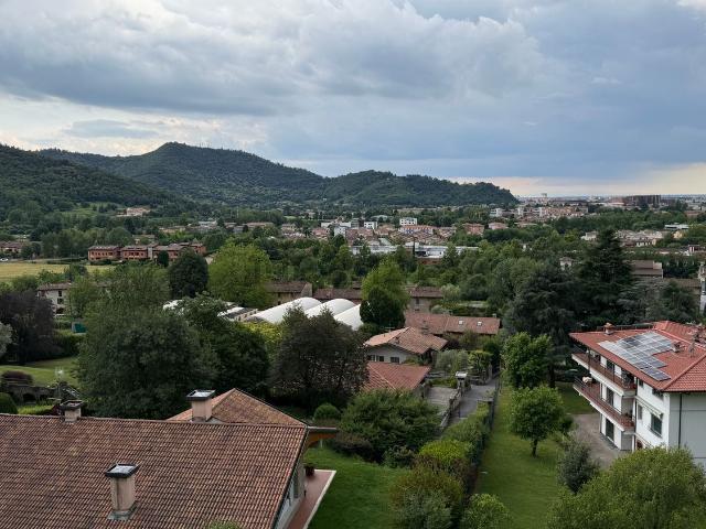 Casa in vendita a Zona Nord, Brescia