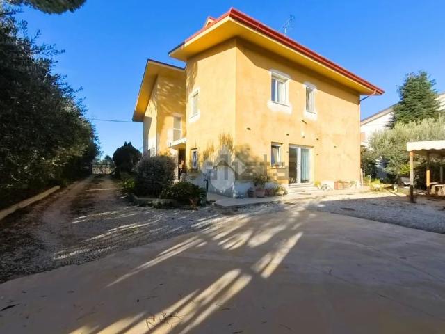 Casa in vendita a Marche, Macerata