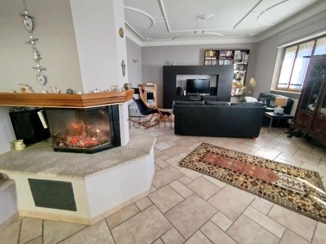 Casa in vendita a Confienza, Lombardia