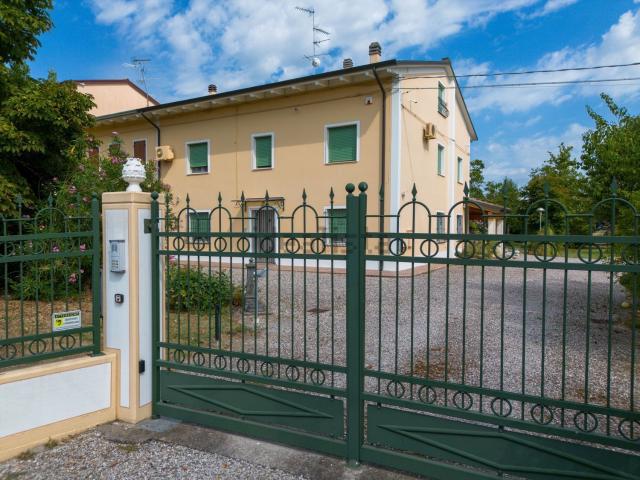 Casa in vendita a Unione Comuni Modenesi Area Nord, Mirandola