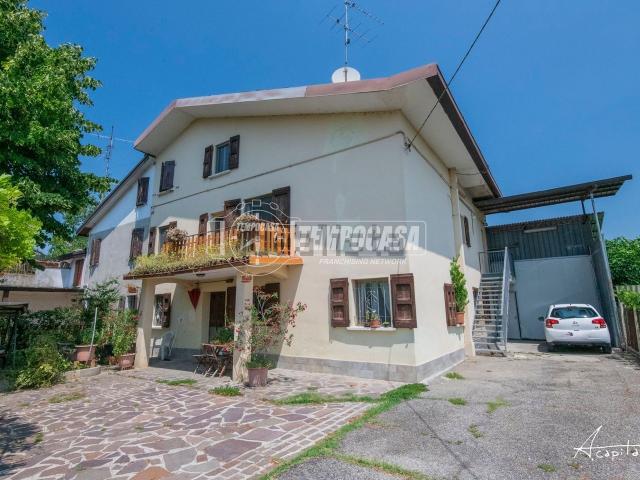 Casa in vendita a Unione delle Terre d'Argine, Modena