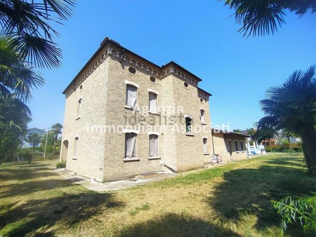 Casa in vendita a Rosà, Veneto