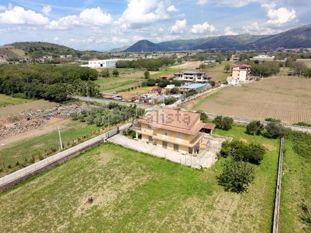 Casa in vendita a San Felice A Cancello, Campania