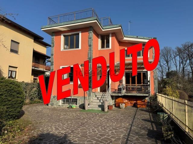 Casa in vendita a Cesate, Lombardia