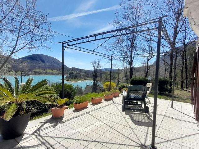 Casa in vendita a Castel San Vincenzo, Molise