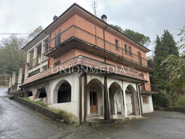 Casa in vendita a Follo, La Spezia