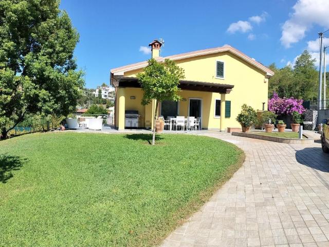 Casa in vendita a Castelnuovo Magra, Liguria