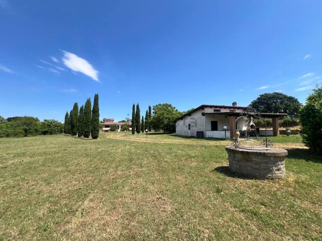 Casa in vendita a Oriolo Romano, Lazio