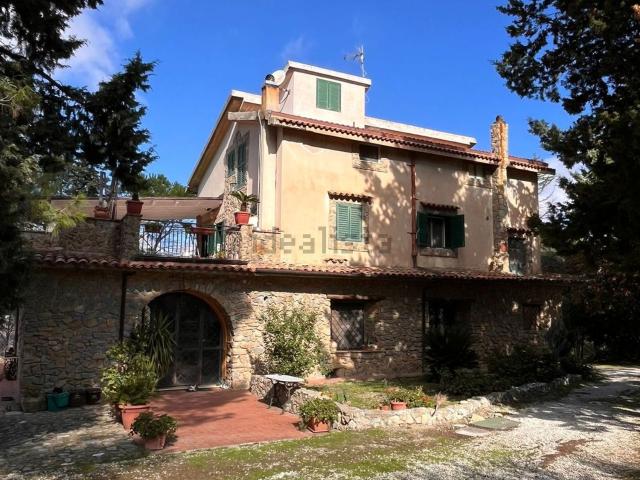 Casa in vendita a Caltanissetta, Sicilia