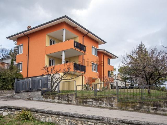 Casa in vendita a Mezzane Di Sotto, Veneto