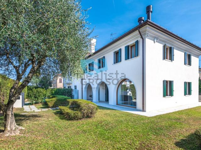 Casa in vendita a Lanzago, Silea