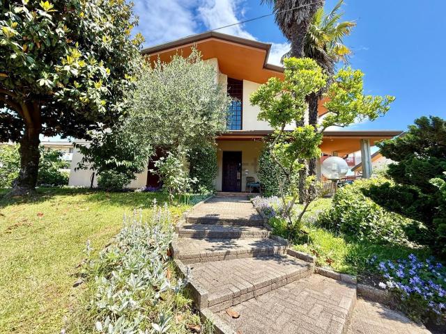 Casa in vendita a Tavagnacco, Friuli-Venezia Giulia