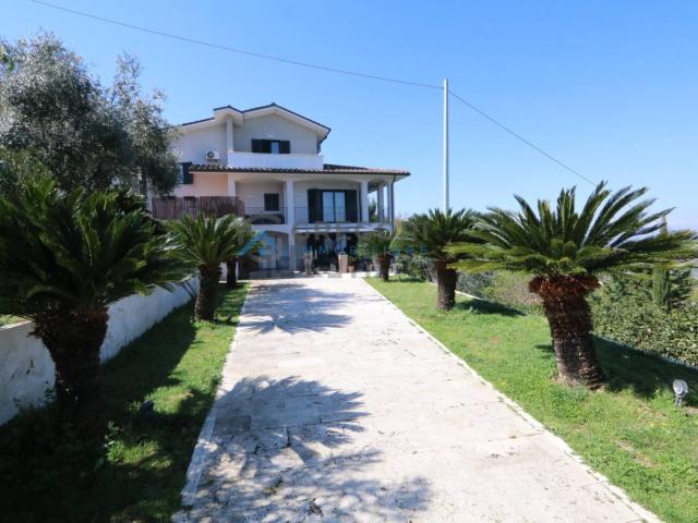 Casa in vendita a Unione dei Comuni della Val Vibrata, Colonnella
