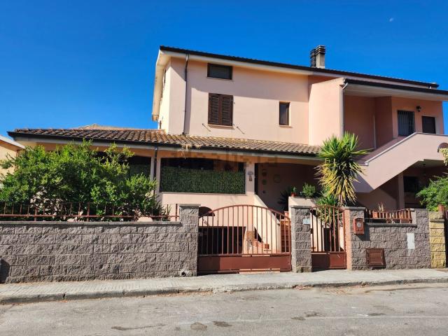 Casa in vendita a Olmedo, Sardigna/Sardegna