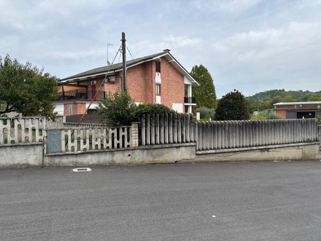 Casa in vendita a Castell'Alfero, Asti