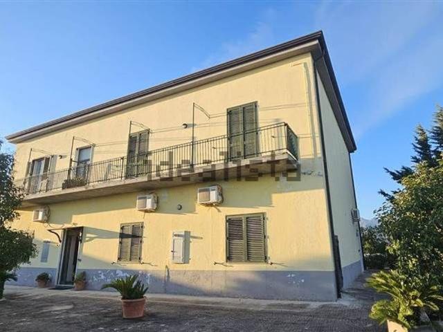 Casa in vendita a Serre, Campania