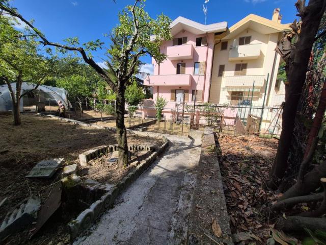 Casa in vendita a Carsoli, Abruzzo