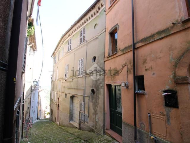 Casa in vendita a Tirassegno, Marche