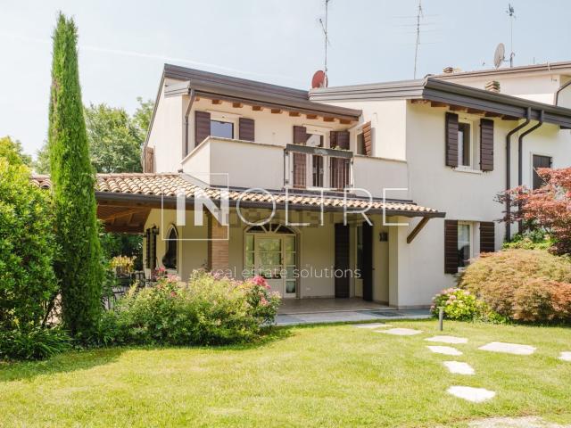Casa in vendita a Castelnuovo Del Garda, Veneto